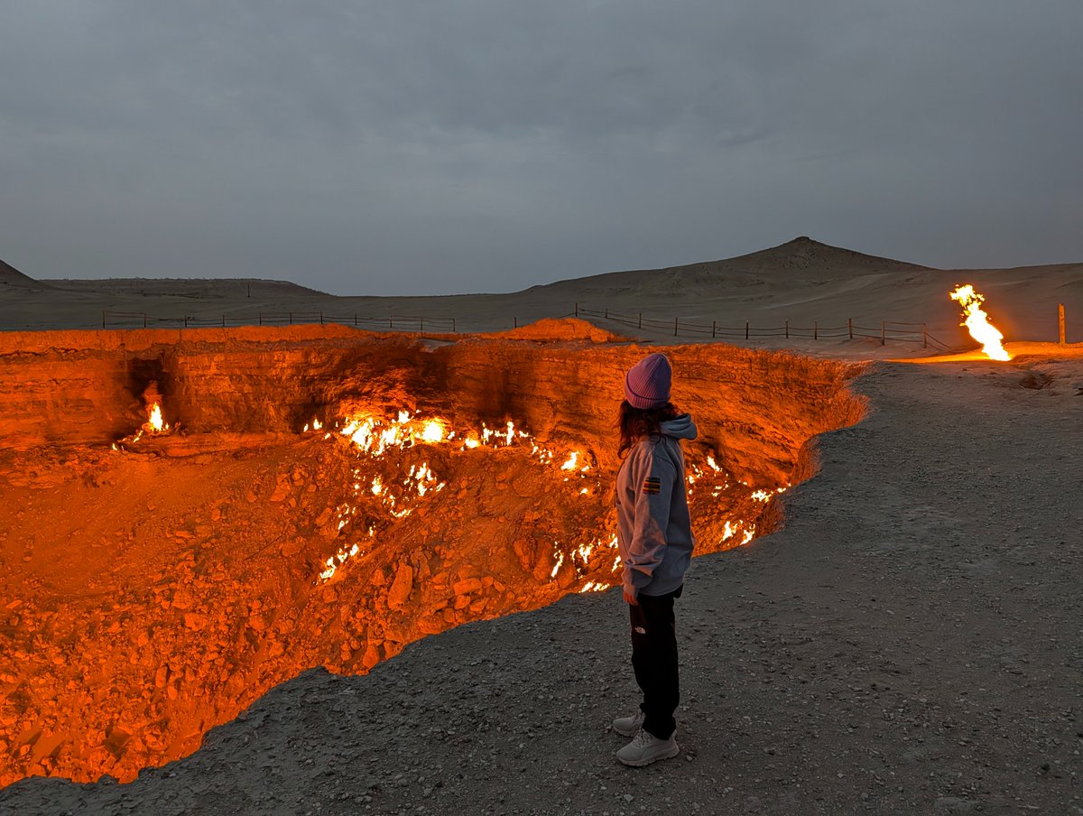 lacosmopolilla's tweet image. Mi 2025 ha sido un viaje de extremos inolvidable. De la naturaleza salvaje a la historia milenaria. 🌍

❄️ Alaska 🇧🇬 Bulgaria 🕌 Uzbekistán 🇹🇲 Turkmenistán y +

Gracias por ser un año increíble. ¡Os deseo un 2026 lleno de salud y nuevas aventuras! 🥂✨ #FelizAño #TravelMemories
