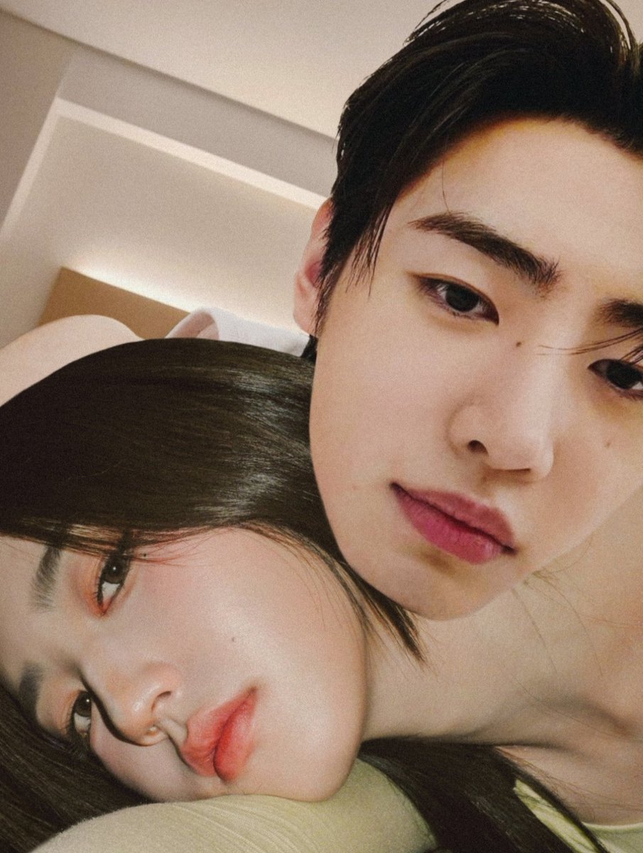 rayespace's tweet image. #iceflies

Holiday gak kemana mana