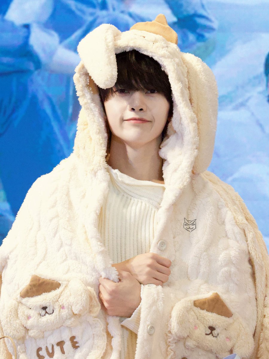 matthew0528jpg's tweet image. 251222 홍콩

폭신폭신~(*'ω'*)

#제로베이스원 #제베원 #ZEROBASEONE #ZB1 #석매튜 #SEOKMATTHEW #ソクマシュー #石马修 #石友鉉