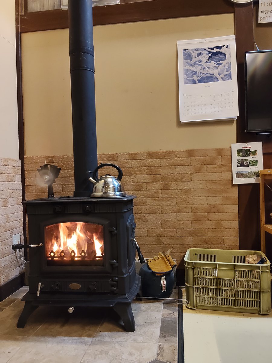 Post by takashi406 on X: 薪ストーブある