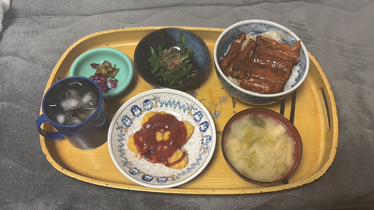 PSO2LOV45's tweet image. 不審者の夕食(´□-□) うなぎが安かったので買ってきた系