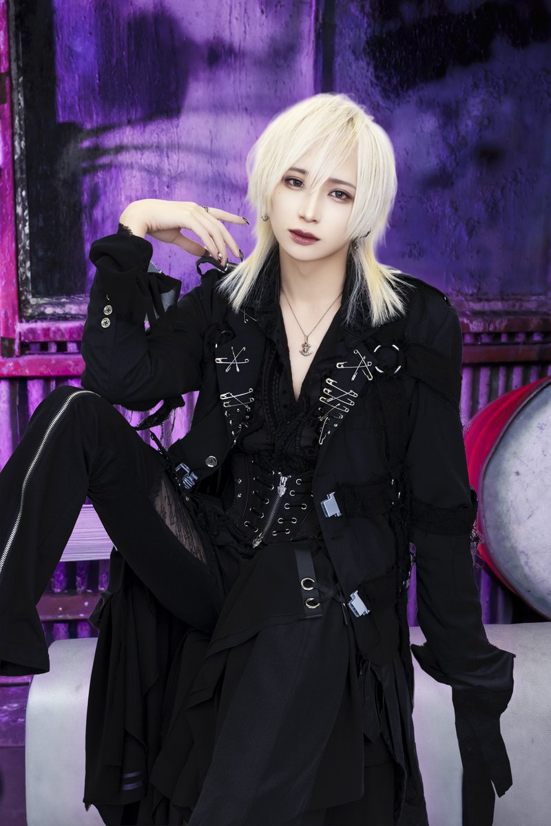 EVOL__official's tweet photo. ▏▏▏▌‼️重大発表‼️▌▏▏▏▏

1月7日新宿HOLIDAYにて
新メンバー加入決定！！

黒色担当
うみ
@EVOL_Umi

ピンク色担当
にと
@EVOL_Nito https://t.co/1reXgIk9mH