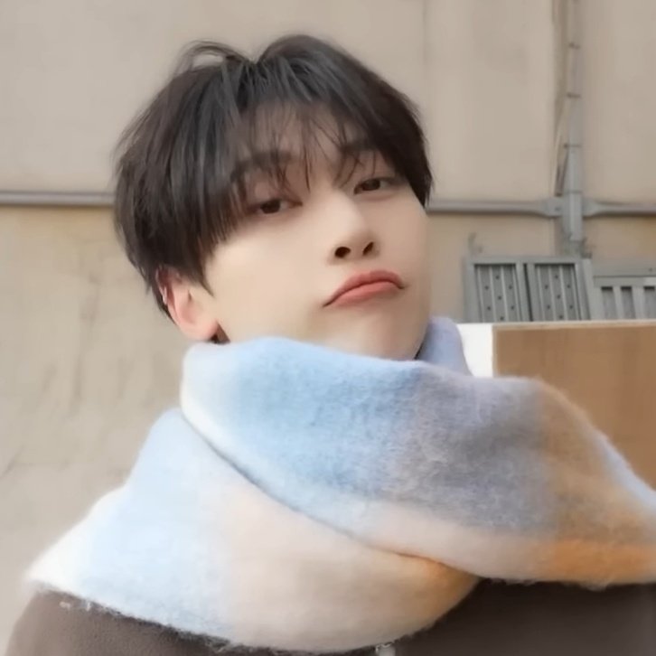 forseokmae's tweet image. we should wrap this precious boy with every scarf that's available on earth