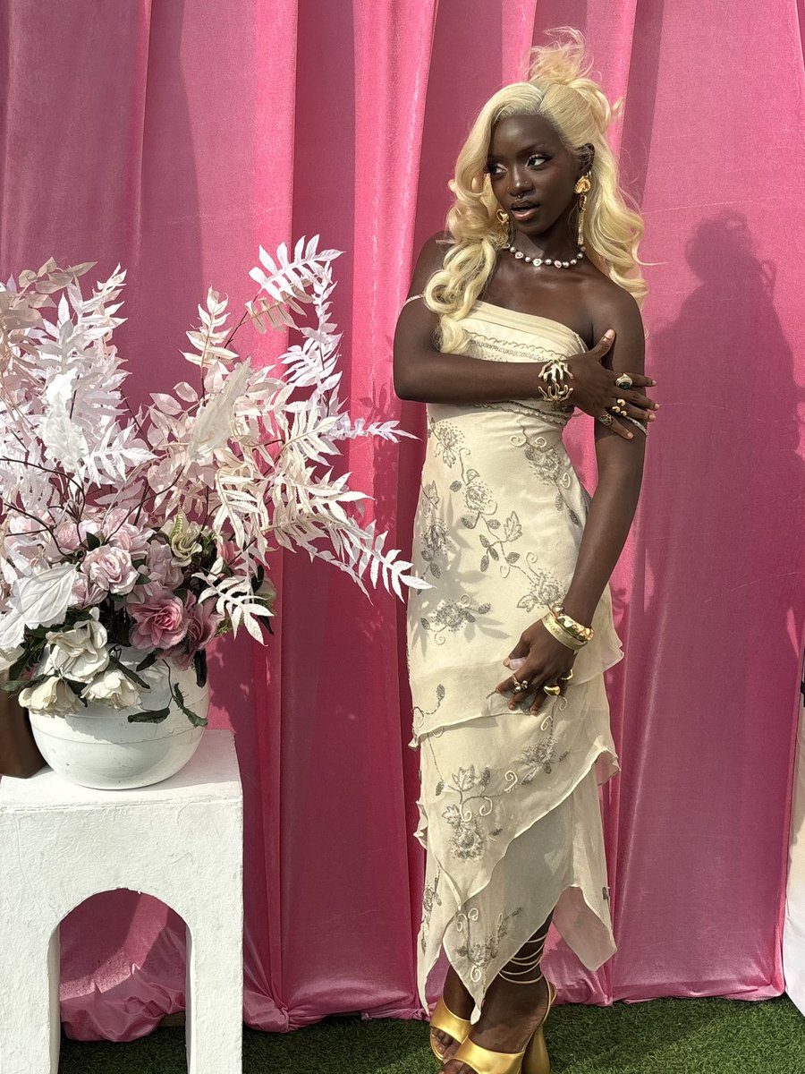 lotoscuffs_'s tweet image. Was a princess today 🫣