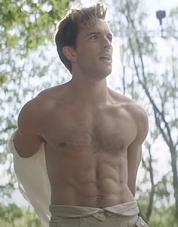 BuzzingPop's tweet image. Jonathan Bailey in the newly deleted ‘WICKED’ scene.