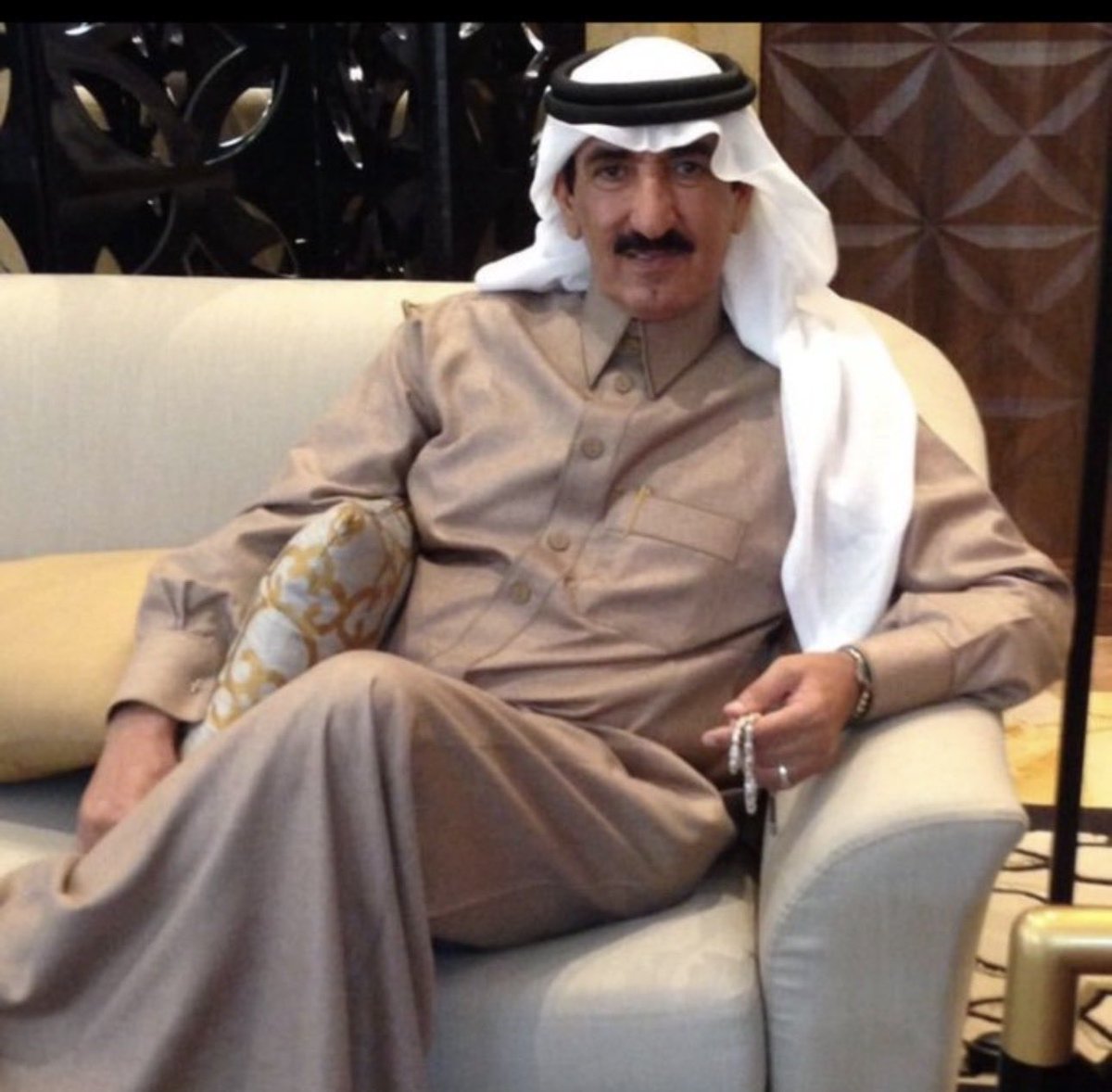 إلى جنات الخلد ابوجمال 🌷
انتقل إلى رحمة الله رجل الخصال الحميده علي بن سعيد قزعه <a href="/saeed0136/">ابوجمال</a> شخصية لها مكانتها الإجتماعية اتفق الجميع على محبته وهو المحب للخير وللجميع لم يغب عن اي شأن يخص المجتمع رجل الإصلاح 
احسن الله عزانا وعزاكم يا آل قزعه <a href="/abdullah_3464/">عبدالله بن قزعه</a>