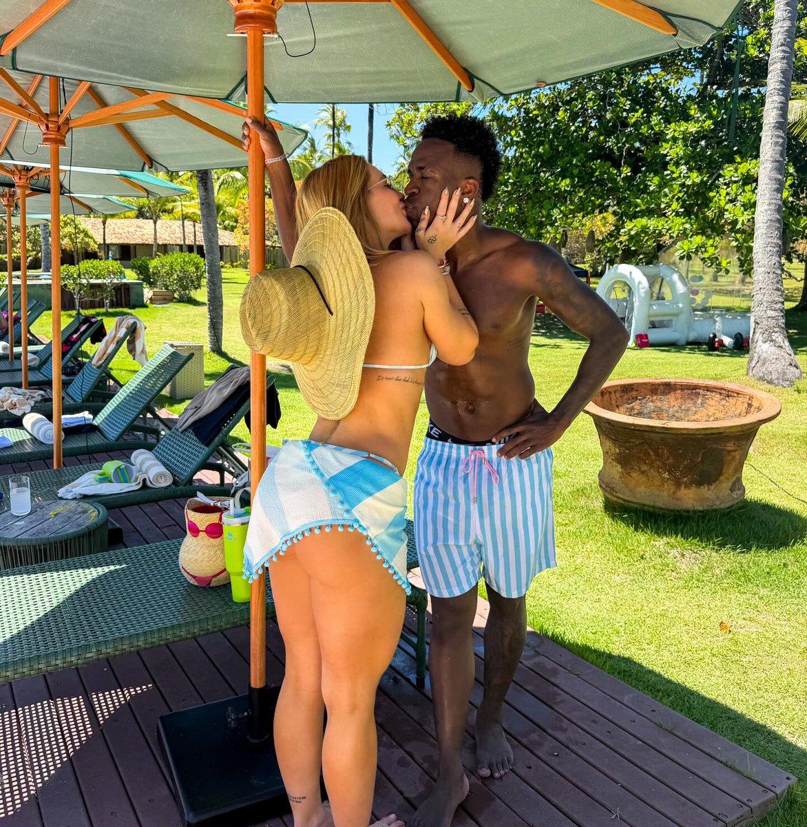 AdriRM33's tweet image. Vinícius con su novia 🤍