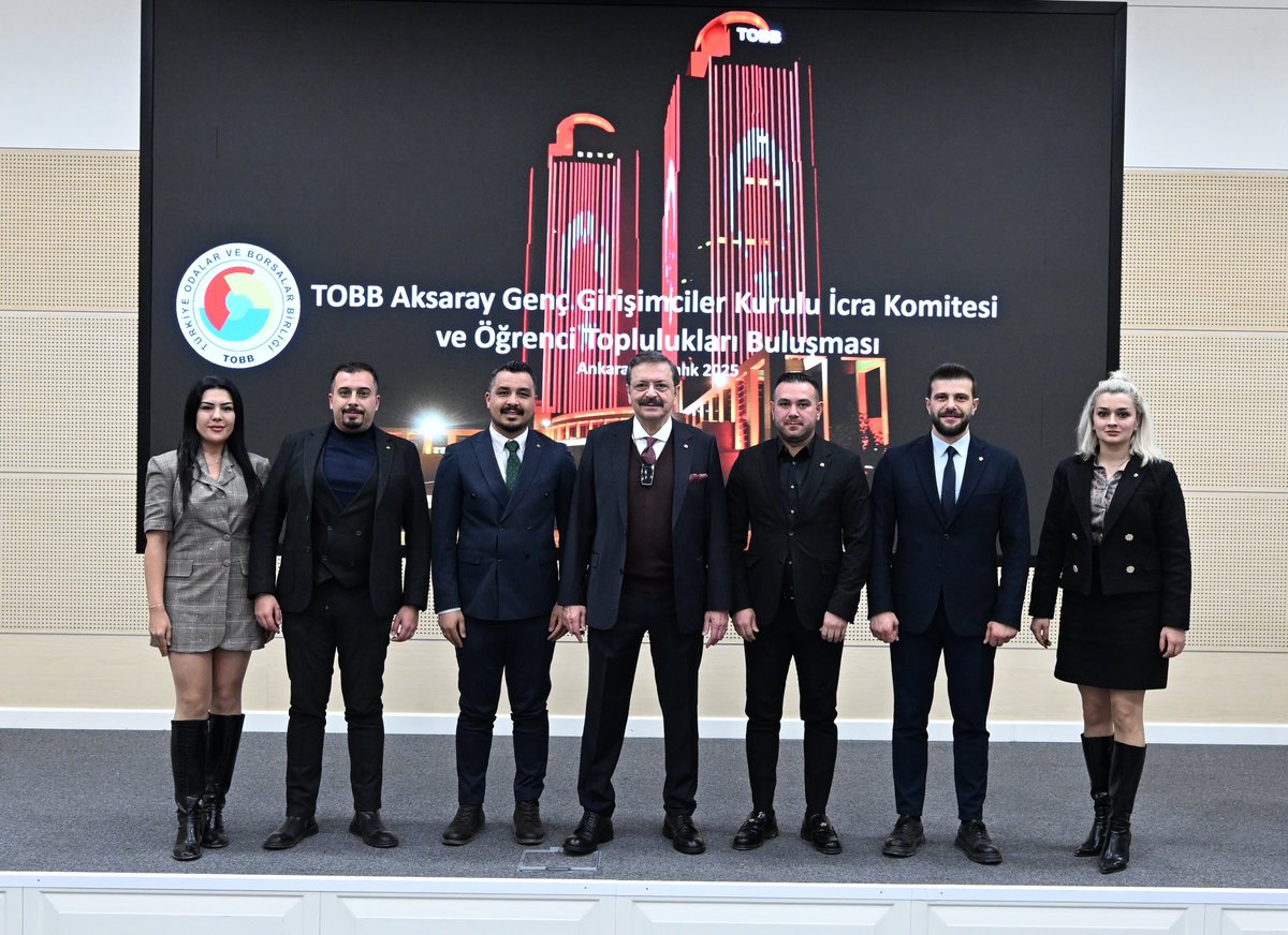 TOBB Aksaray Genç Girişimciler Kurulu İcra Komitesi ve öğrenci toplulukları buluşmasını gerçekleştirdik. Girişimcilik üzerine sohbet ettik.

Girişimcilik kültürü ve ekosistemini güçlendirmeye ilişkin değerlendirme yaptık.

Türkiye, girişimcileri sayesinde küresel dönüşümü fırsata