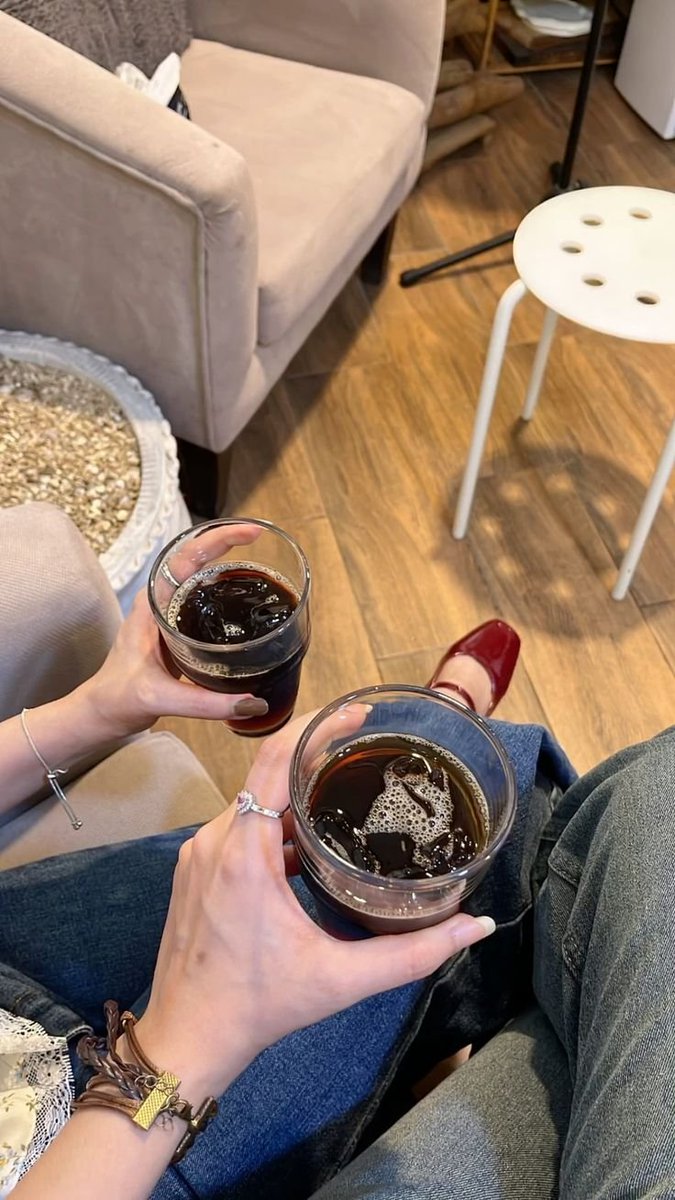 Rutalulp's tweet image. Unstoppable duo in the city. 🚀🏙️
#LONDON