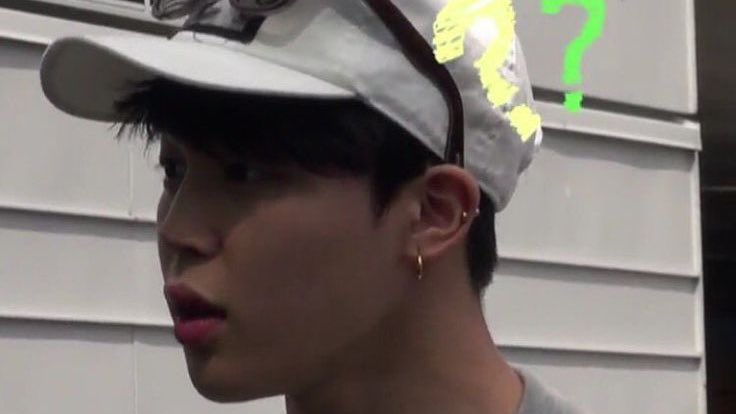 itboyfiIes's tweet image. jimin's helix piercing