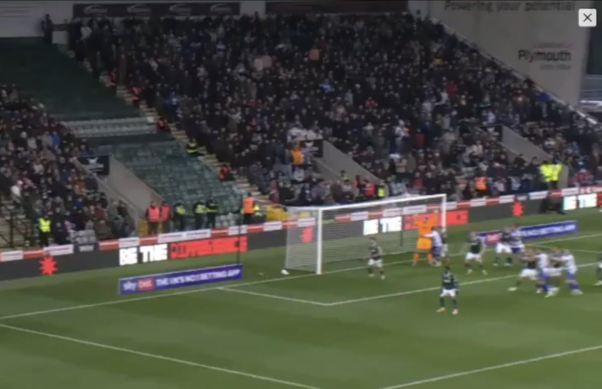Reading fans at Plymouth Argyle 👏 

#ReadingFC #pafc