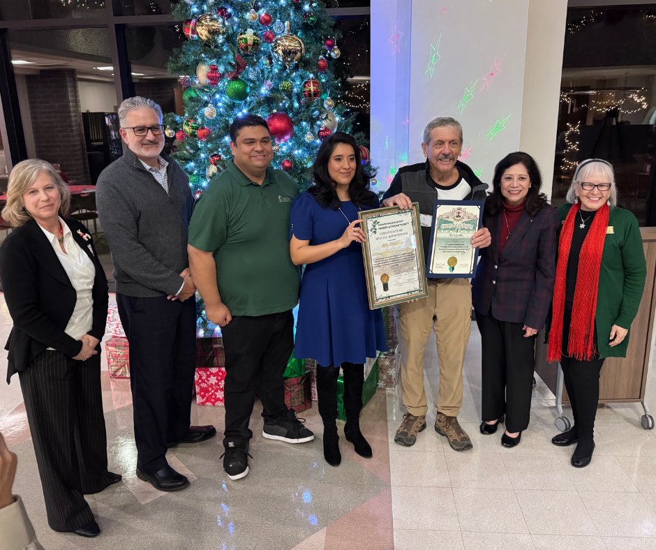 At our holiday party last week, we presented awards to our standout volunteers, recognizing that they go above and beyond to help us:
🌟Ric Opalka, Overall Volunteer of the Year
🌟Bruce Everett, Docent of the Year
🌟Lee Willard, Trail Watcher of the Year (not pictured)