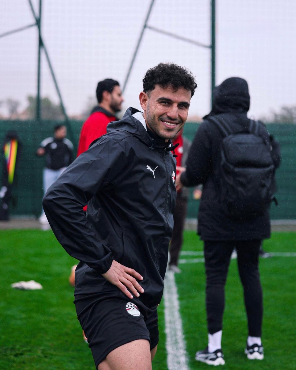 طب محمد هاني هنرتاح منه بالطرد أنت محدش هيرفع عليك قضية انتحال صفة لاعب كرة قدم ويريحنا من ميتين أم منظرك🤲