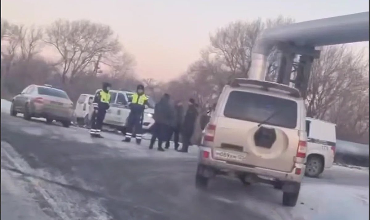 SergVolin's tweet image. кацапи причетні до військових злочинів все своє недовге життя будуть озиратися
ГУР підірвало штаб бригади РФ в Уссурійську, відомої воєнними злочинами в Україні
Ця бригада розстрілювала цивільне населення на тимчасово окупованих територіях, причому жертвами звірств ставали і діти