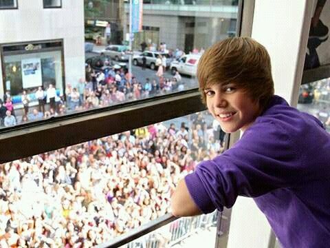 biebsdevotions's tweet image. This diva is unmatched