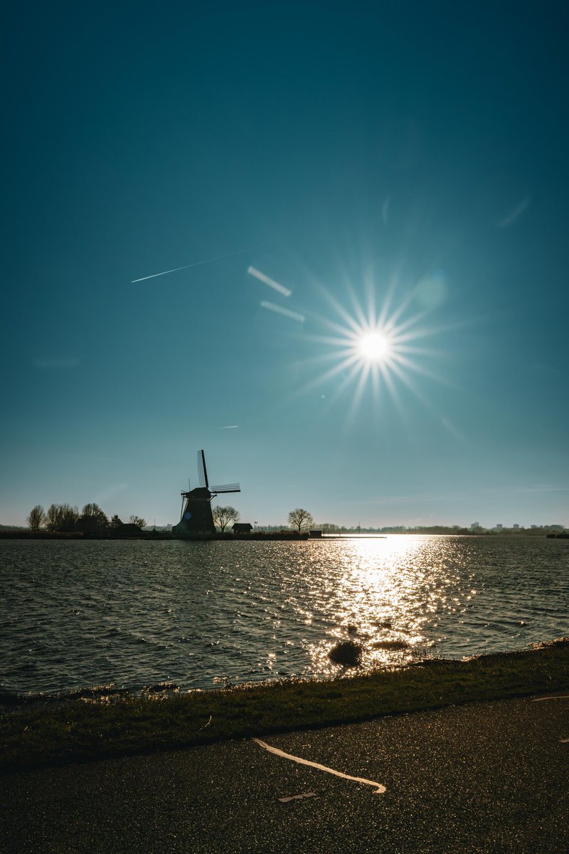 Het is #koud en er ligt #ijs! 😃 Voorlopig blijft het droog dus hebben we er geen last van met peilbeheer.