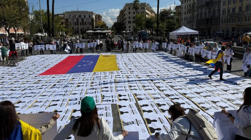 LaMananaDigital's tweet image. Petro pide “amnistía general” para liberar a “todos los presos políticos”

lamananadigital.com/petro-pide-amn…

#26Dec #Petro #Colombia #Venezuela #LaMañanaDigital