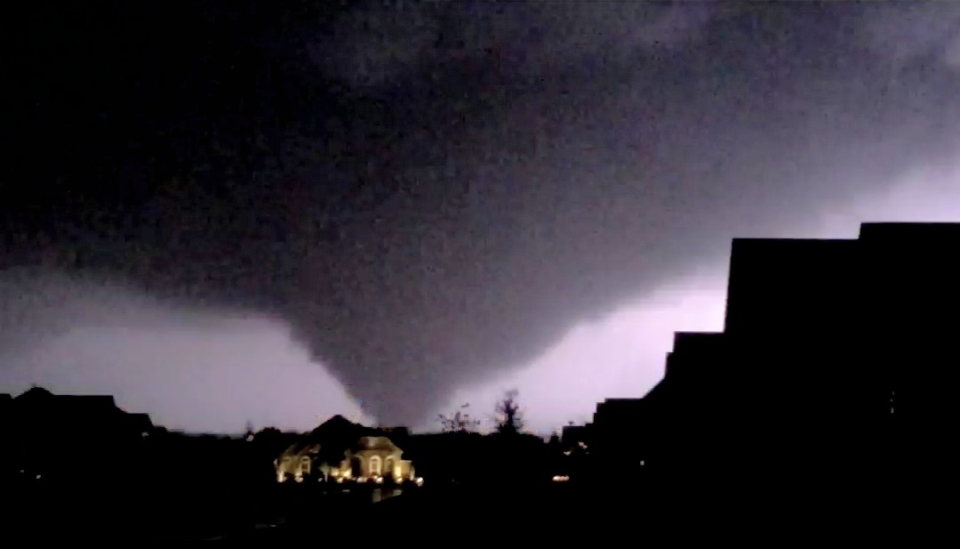 There are several other angles of this tornado that I didn't even