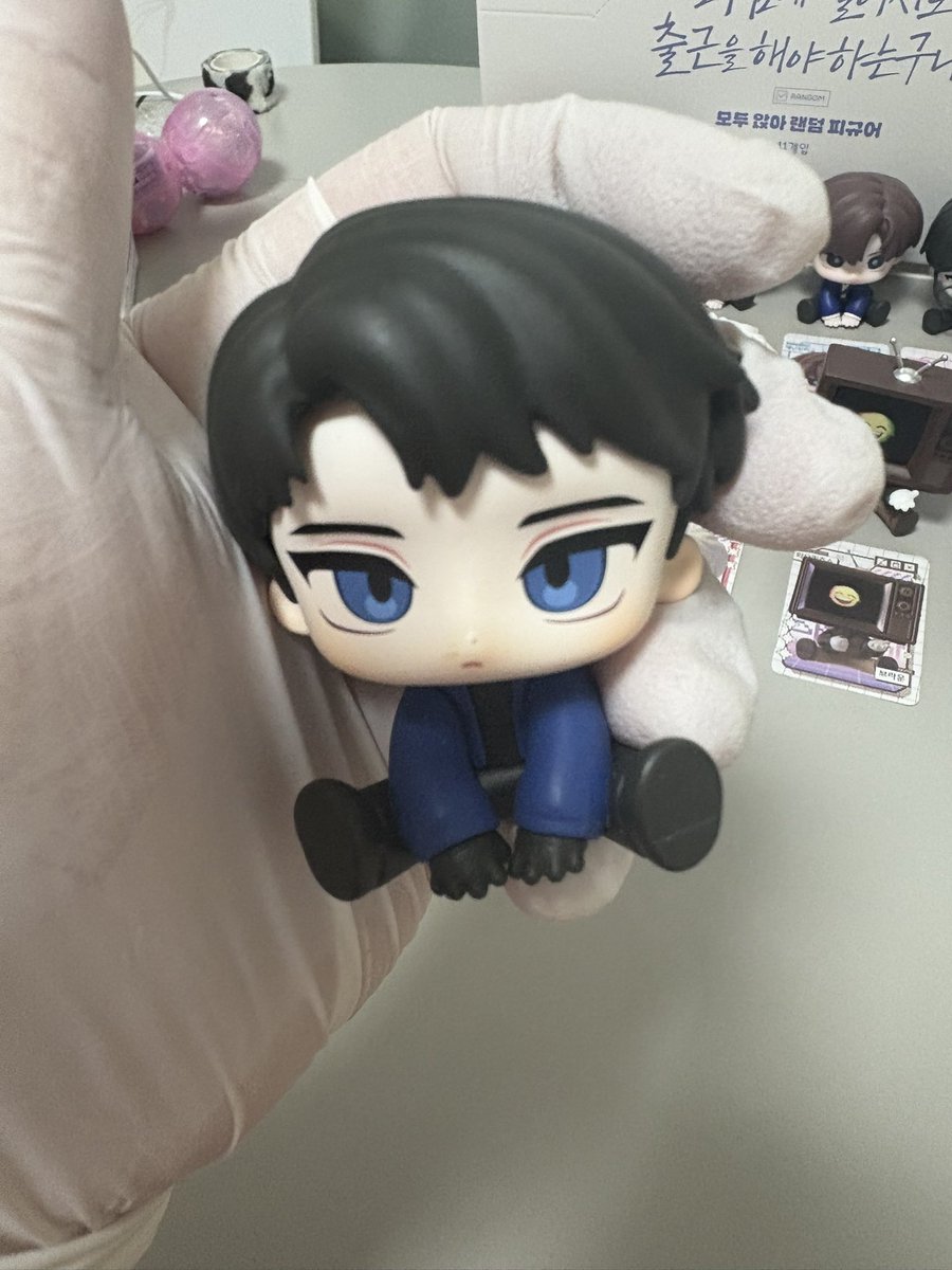 GGoaengg's tweet photo. 괴출 피규어 영은씨..?어디가고 괴담만 두배이벤트 인가요ㅠㅅㅠ 포도 안경이랑 재관이 코도 까져있어요ㅠㅠ https://t.co/U8zcXZO6C4