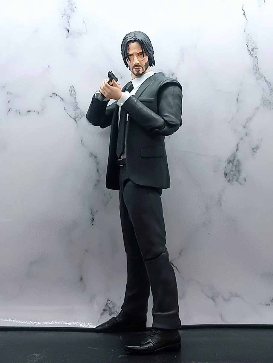 masked_inarin's tweet photo. とりあえずジョン・ウィック2より。
銃口黒塗りくらいしか出来なかったw
#JW2 https://t.co/pHwyIVTcL6