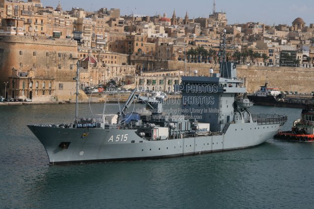 Shipguru's tweet photo. #germannavy #Supportship #FGS_MAIN A 515 #Entering #grandharbourmalta - 22.04.2010 - https://t.co/nfgboxcB5B - NO PHOTOS can be used or manipulated without our permission @worldshipsoc @key2med @Gibdan1 @WarshipsIFR @WorldofWarships @Bundesmarine @GermanNavy @ShippingMag https://t.co/s5fEBEFuWG