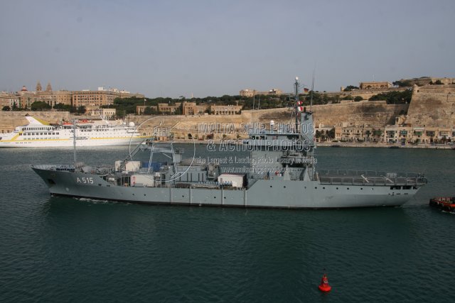 Shipguru's tweet photo. #germannavy #Supportship #FGS_MAIN A 515 #Entering #grandharbourmalta - 22.04.2010 - https://t.co/nfgboxcB5B - NO PHOTOS can be used or manipulated without our permission @worldshipsoc @key2med @Gibdan1 @WarshipsIFR @WorldofWarships @Bundesmarine @GermanNavy @ShippingMag https://t.co/s5fEBEFuWG