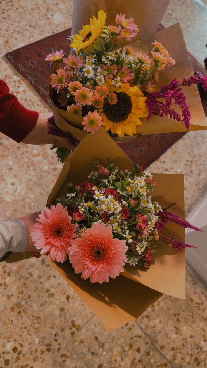 sameoldsherry's tweet photo. آقا ما رفتیم ورکشاپ گل آرایی و این شد نتیجه 😌❤️🌻 https://t.co/IFgkhBnTzK