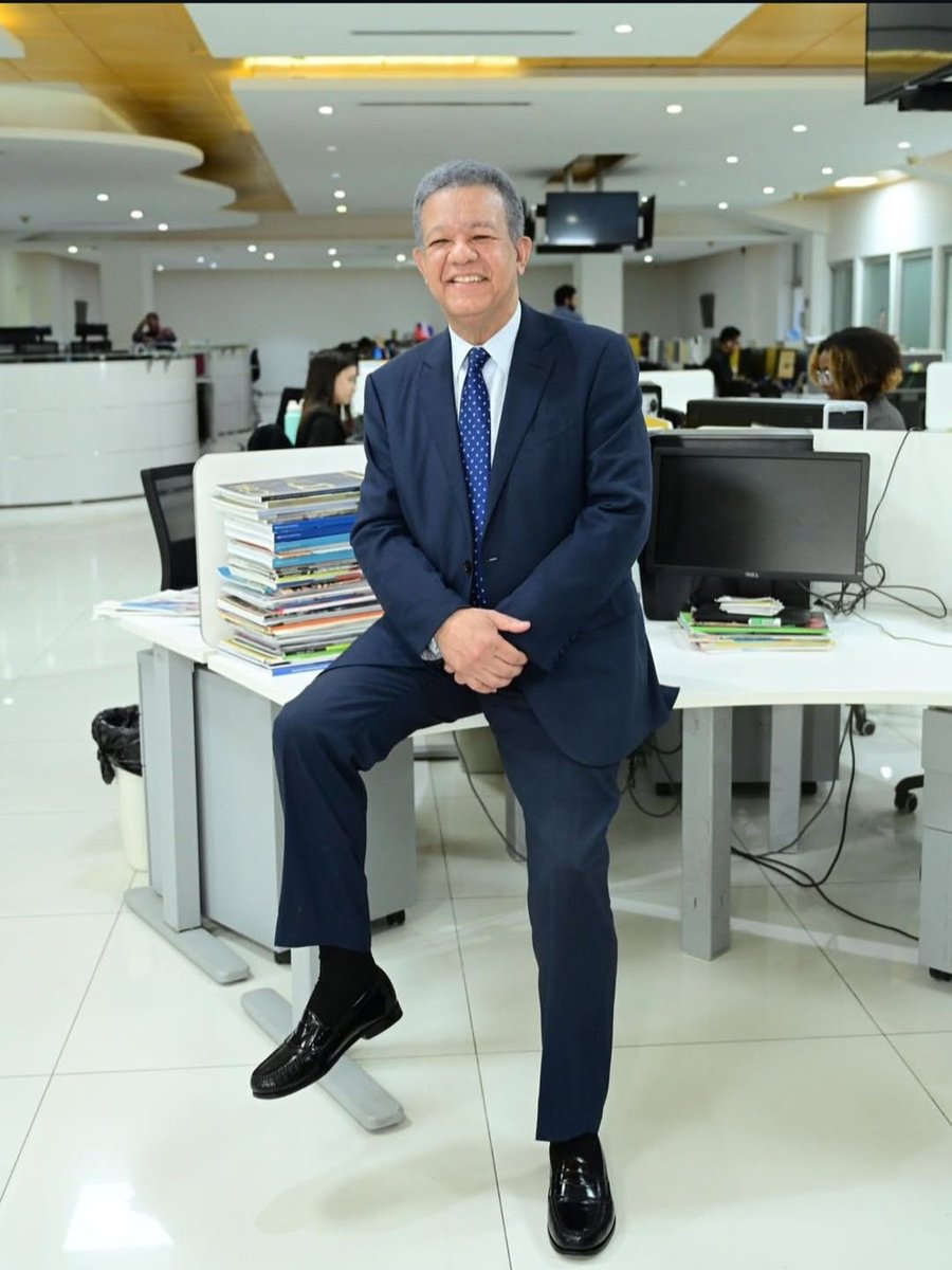 Desde Funglode felicitamos con especial afecto a nuestro presidente, doctor Leonel Fernández, en ocasión de su cumpleaños.

En esta fecha celebramos su vocación de servicio, su compromiso permanente con el pensamiento democrático, la educación y el desarrollo, así como su valioso