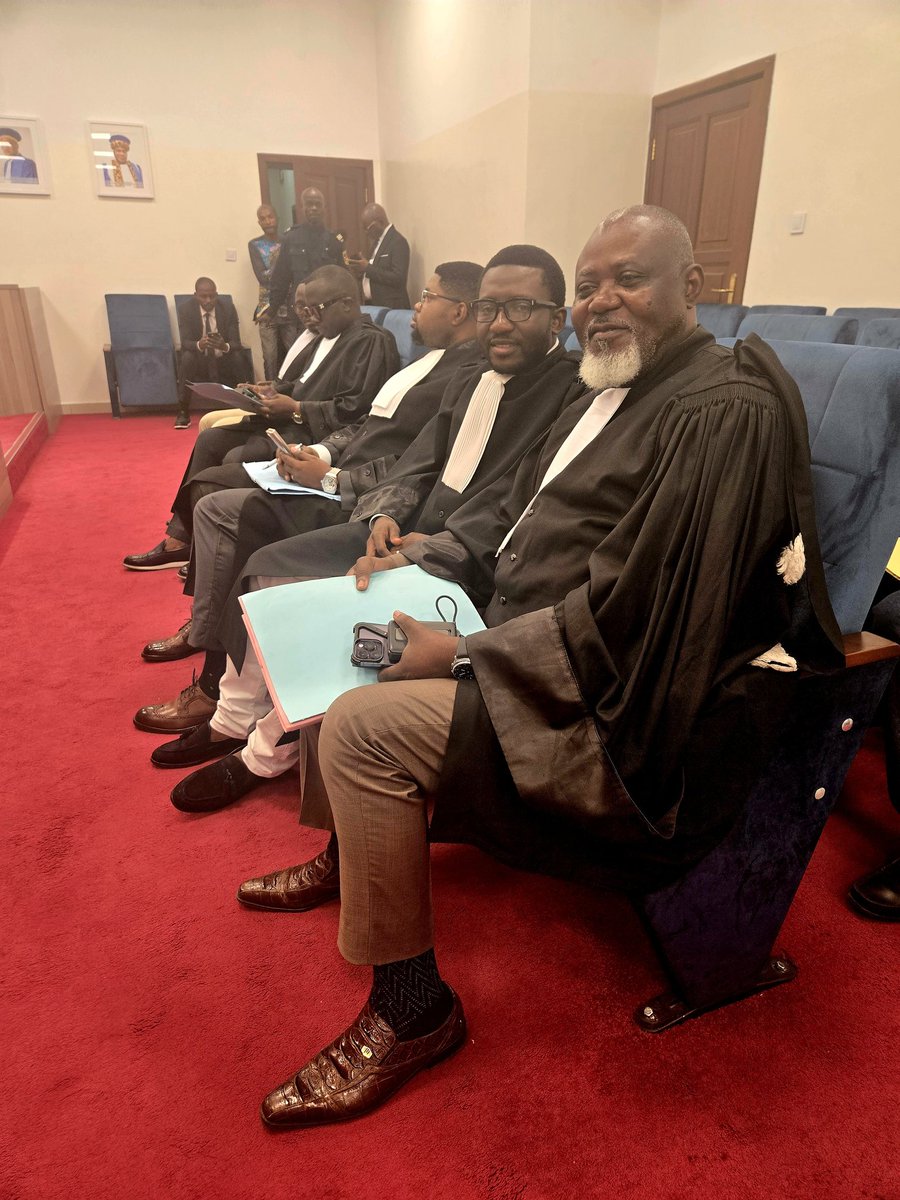 #Justice : honneur à la Cour et félicitations à notre client, Mr Paulin Lendongolia, réhabilité ce jour dans ses fonctions de Gouverneur de Province de la Tshopo. Fructueuse reprise de mandat à lui au service de la population tshopolaise et de la Nation.