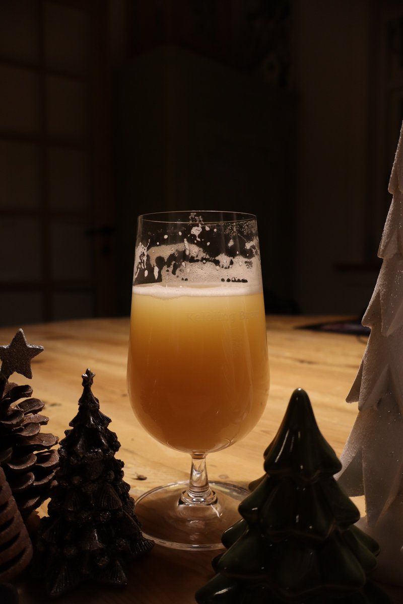 Hugs and Cheers!

Photo by Johan Ølykke