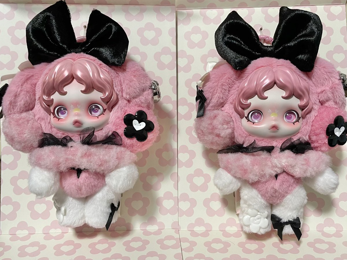 chiimimisan's tweet photo. サテライトメロクロちゃんたち🩷���
左右でどっちもメイク、スキンカラー違い、個体差結構ある🥹✨
メロちゃんはあんよの🌸🎀付いてる位置も違う😳 https://t.co/rli2XEJvMl