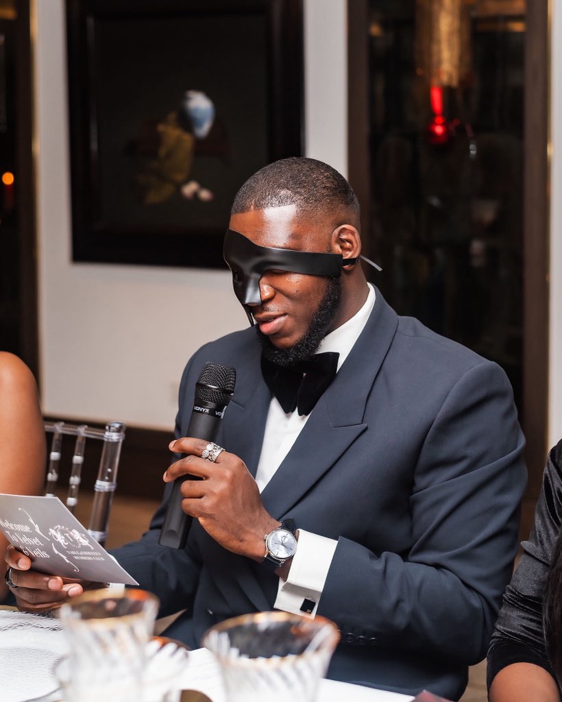 Compliments of the Season. 🎅 📸