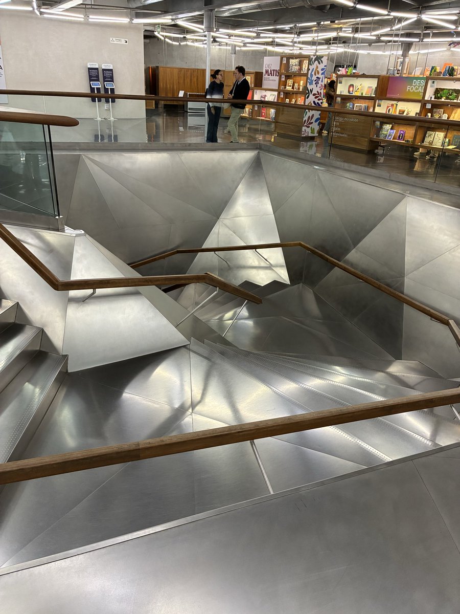 “Malestar Óptico” de Luis Gordillo