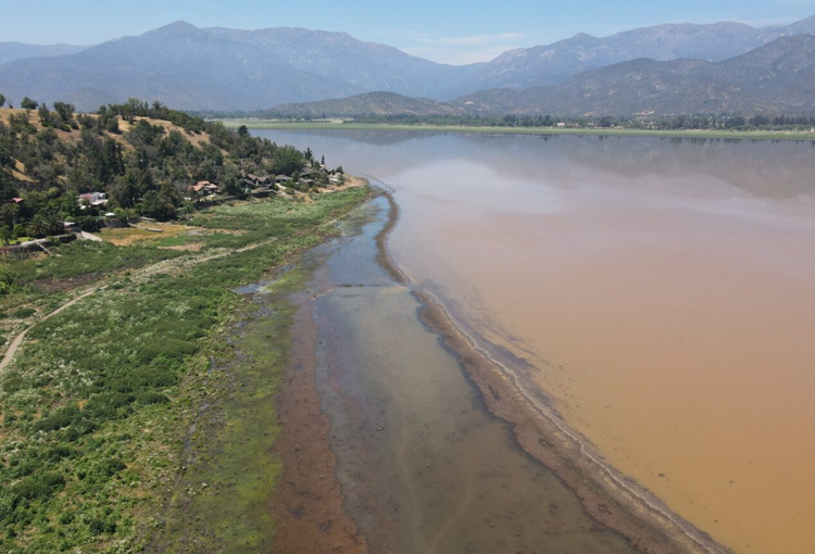 Más seguridad hídrica para Paine: Laguna de Aculeo es declarada como humedal urbano.
El sistema Estero Pintué – Estero Santa Marta – Laguna de Aculeo se convirtió en el humedal urbano número 16 de la Región Metropolitana.
Sigue leyendo en: n9.cl/gz8anp