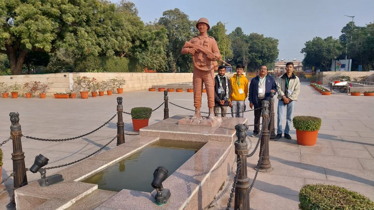 DirectorNilesh's tweet photo. Students from diverse schools associated with #BalBhavan, #Museum &amp; #DistrictCommunityScienceCentre, #Amreli, will proudly represent Amreli district at the #NYEC-25 program organized by @nbbdelhi @EduMinOfIndia , #NewDelhi, focusing on the impactful theme #BeatPlasticPollution! https://t.co/ZD1nLKbnmf