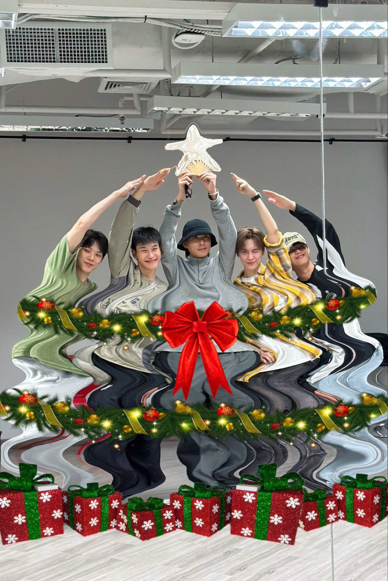 ต้นคริสมาสต้นนี้อยู่ไปนาน ๆ เลยได้ไหมม

#LAZ1