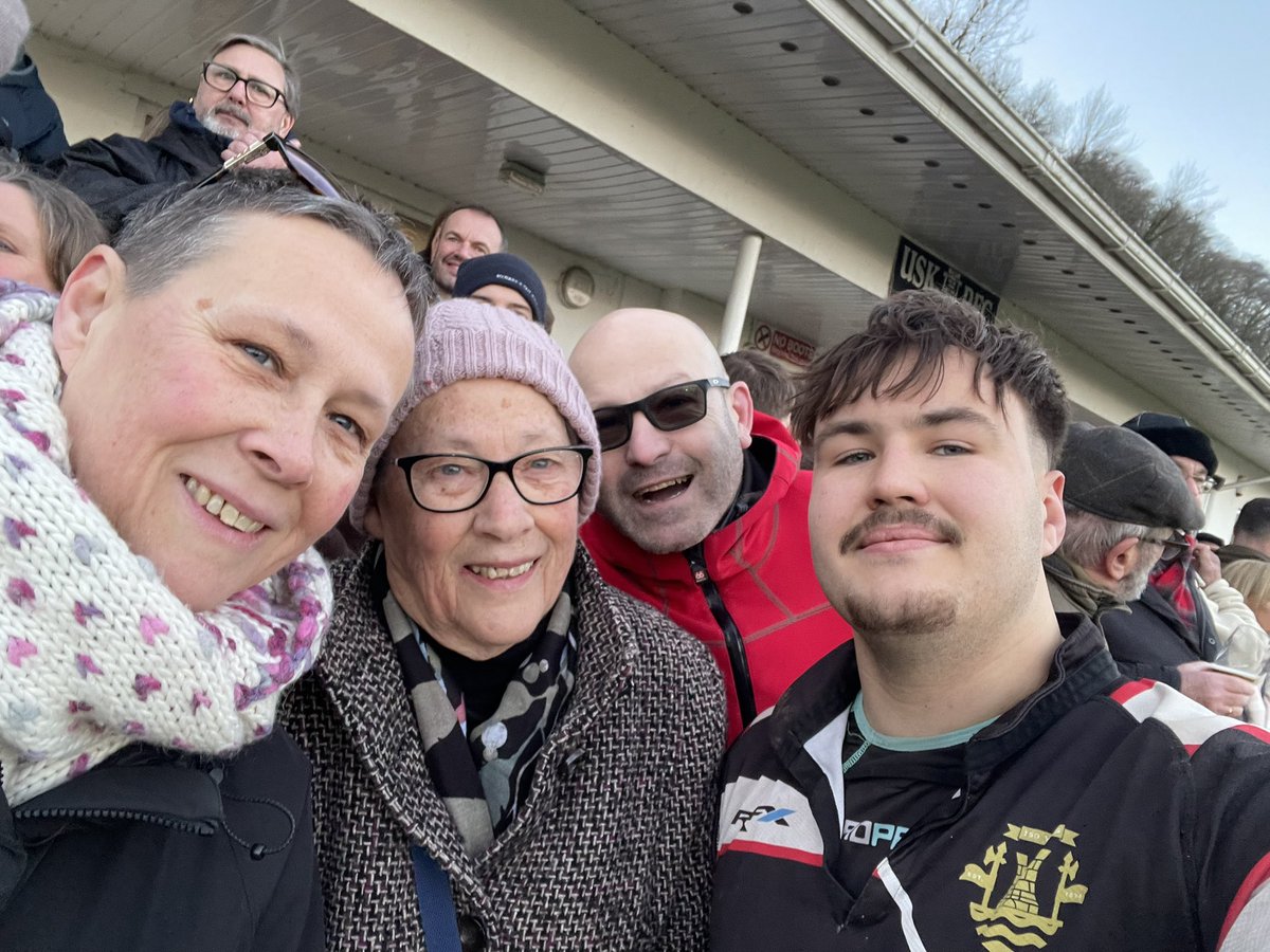 R Thomas-Hewartson tweet media