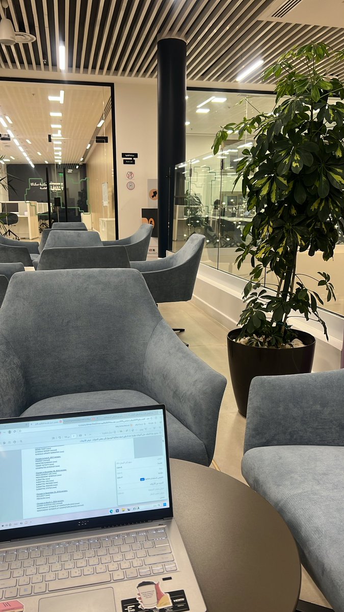 وصية النبي صلى الله عليه وسلم لعليّ رضي الله عنه: "امشِ ولا تلتفت حتى يفتح الله عليك"

وتُفهم الوصية بأن الطريق لا يُفتح إلا لمن يمضي بقلبٍ ثابت لا يلتفت ولا يتردد

فالعثرات جزء من المسير لا تمنع الوصول، ومن واصل بخطاه الهادئة سيبلغ باذن الله ولو بعد حين♥️