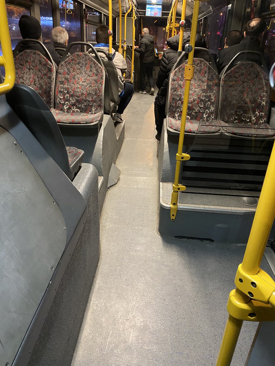 Bugün otobüsteki en güzel kız bendim