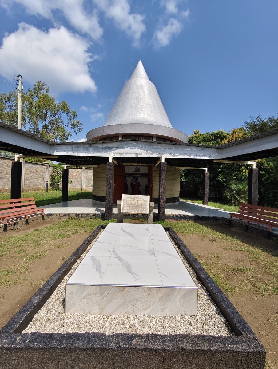 Msafiri_AF's tweet photo. 📍Tom Mboya Mausoleum, 
@RusingaIsland 
Homa Bay County.  

@RusingaFestival https://t.co/pW4hmCiYyw