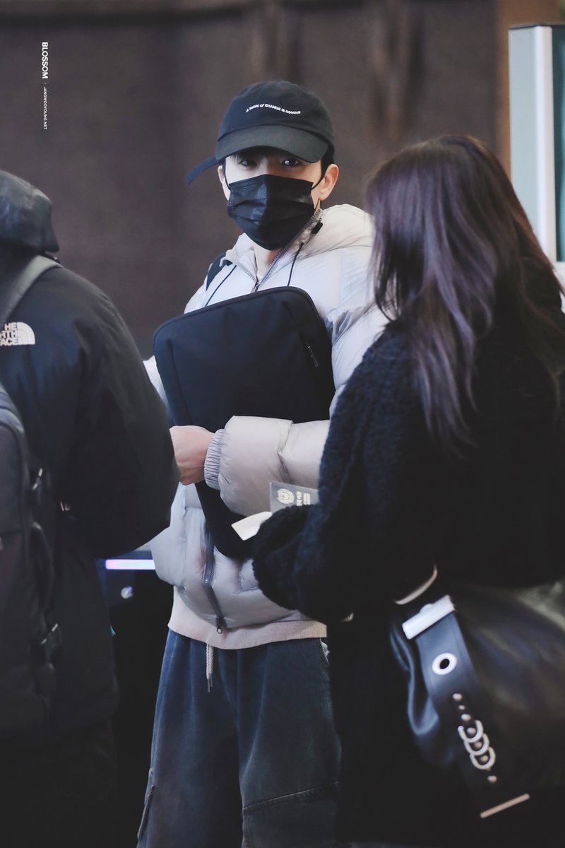 251226 
🎄
#장우영 #우영 #WOOYOUNG