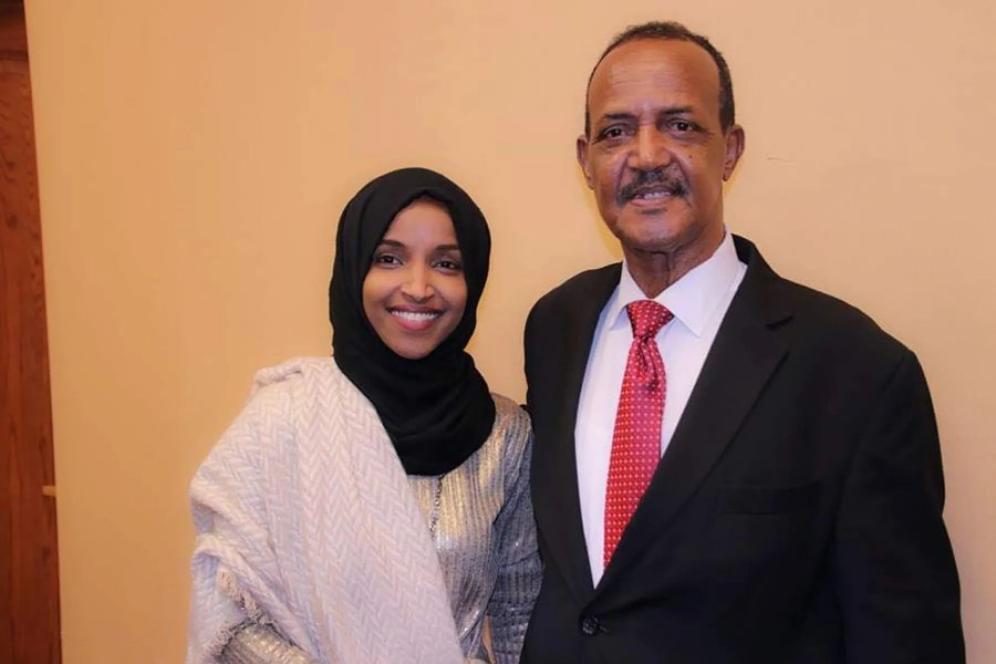 MaxNordau's tweet image. As Israel recognizes Somaliland today, we should also recognize Nur Omar Mohamed, a colonel in the military regime of Siad Barre, which committed the Isaaq genocide in Somaliland.

200,000 systemically slaughtered.

Here's a photo of him with his daughter, Ilhan Omar.