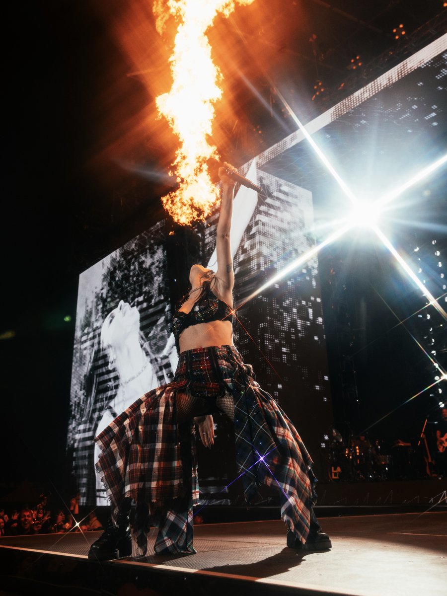 livedaleplay's tweet image. UN RIVER NO FUE SUFICIENTE: NUEVA FECHA PARA LA FIESTA DEL POP  😈

@lalioficial  agotó su primer Estadio River en cuestión de horas y suma una segunda fecha para atender al demonio una vez más 📞 

🗓️ 6 de junio | AGOTADO
🗓️ 7 de junio | NUEVA FECHA

🏟️Estadio River Plate

💳…