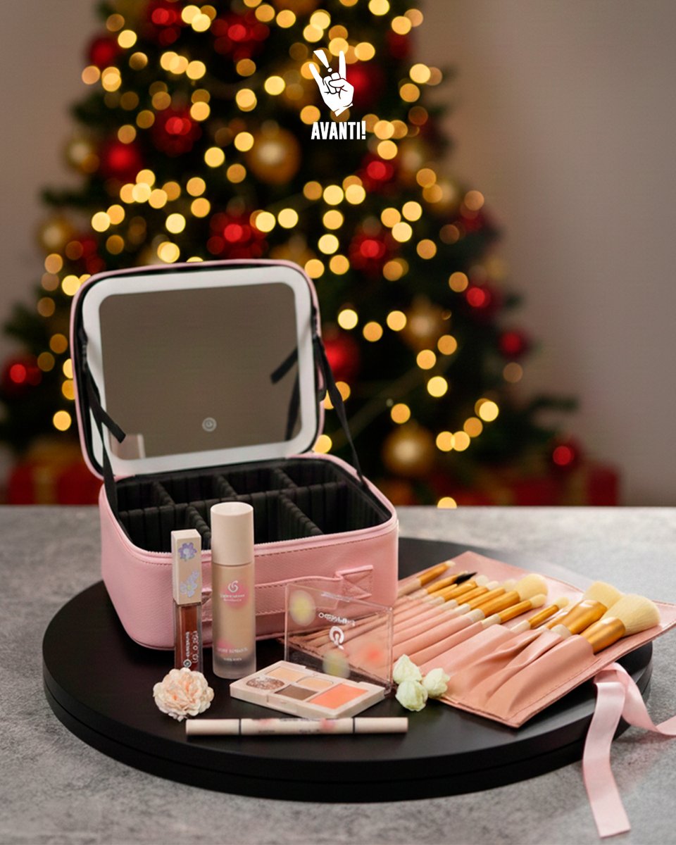 Cuando una marca quiere vender en fechas clave, no siempre tiene el producto listo para una producción completa.

La IA nos permite darles contexto, clima y emoción a imágenes de producto sobre fondo blanco,
y transformarlas en piezas pensadas para campaña, sin perder coherencia.