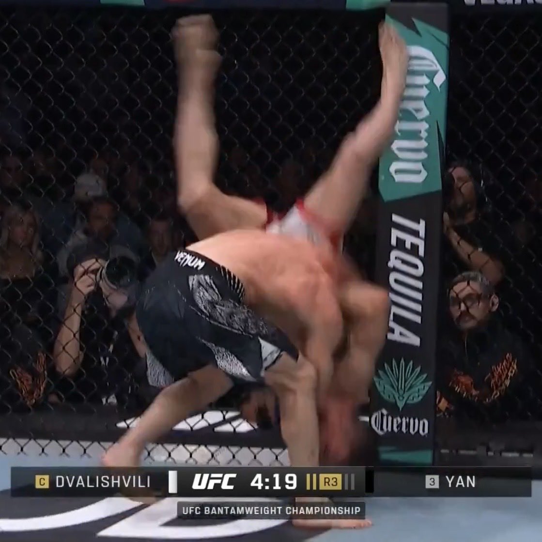 FightVaults's tweet image. Petr Yan putting Merab’s head through the floor.