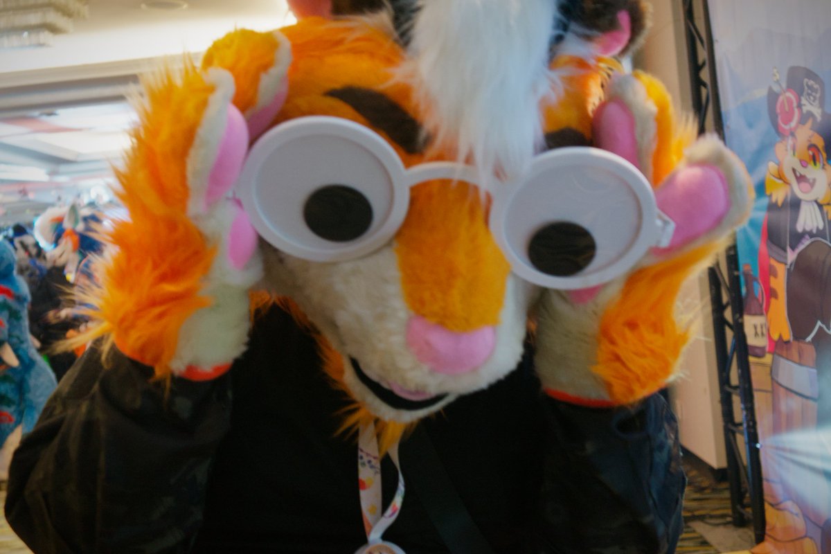 Oh god what was in that chocolate

This week's #FursuitFriday sees Newbie trying not to have a close face to face with the floor  🤣

Don't worry Newbie, it'll pass just gotta power through it 

📸 : <a href="/madam_kazar/">Kaz 🍉</a>