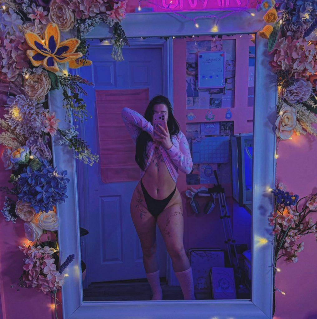 AthenaAryn's tweet image. Temp leg tattoo, thoughts?