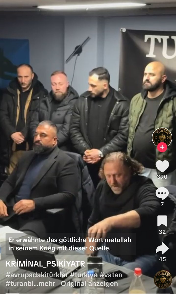 KoelnAnonymous's tweet image. Auf TikTok verbreiten sich turanistisch-ultranationalistische Inhalte frei zugänglich–auch für Jugendliche.Feindbilder,Drohrhetorik und autoritäres Denken werden normalisiert. Das ist kein Trend, das ist Ideologie. #Radikalisierung  #TikTok
vm.tiktok.com/ZGdmNXR4t/