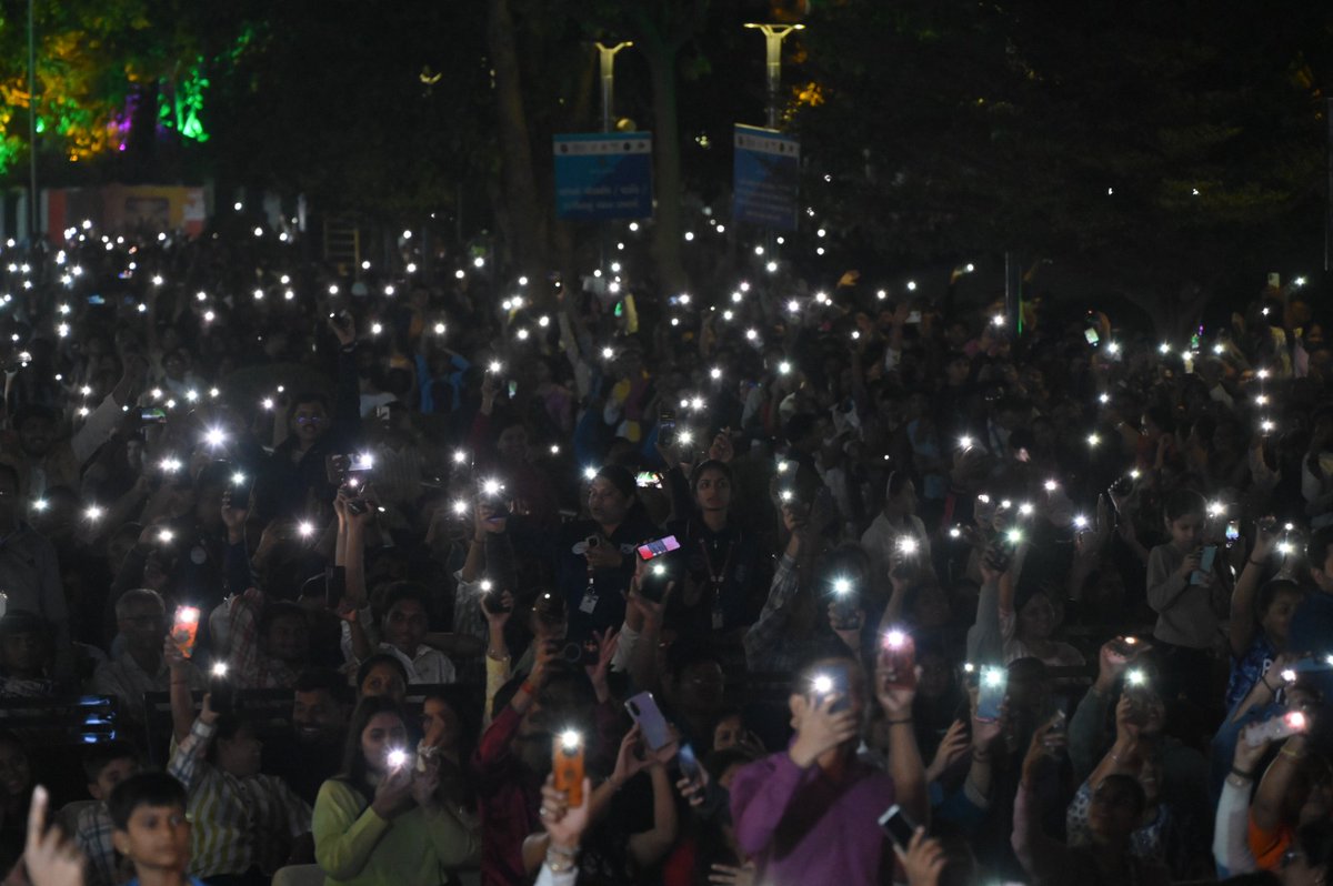 AmdavadAMC's tweet photo. More than just a celebration, Kankaria Carnival continues to emerge as a symbol of Ahmedabad’s cultural identity, collective joy, and growing tourism appeal.
#KankariaCarnival2025 #KankariaLake #KankariaCarnival #CityOfCelebration #MakingMemories #AhmedabadEvents https://t.co/TycgajiGOZ