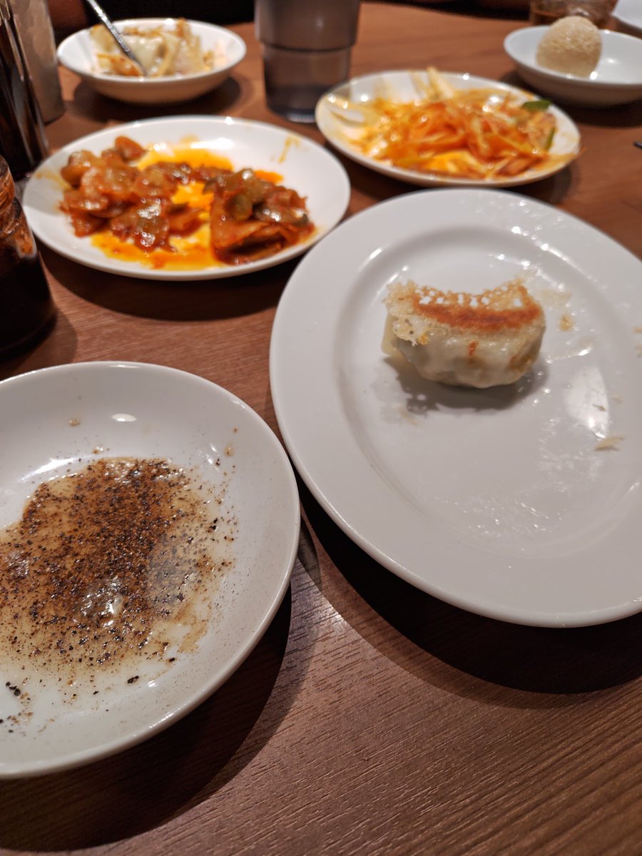 KatsEye_Tweet's tweet photo. 忘年会２軒目 https://t.co/GRYa5VkPMJ